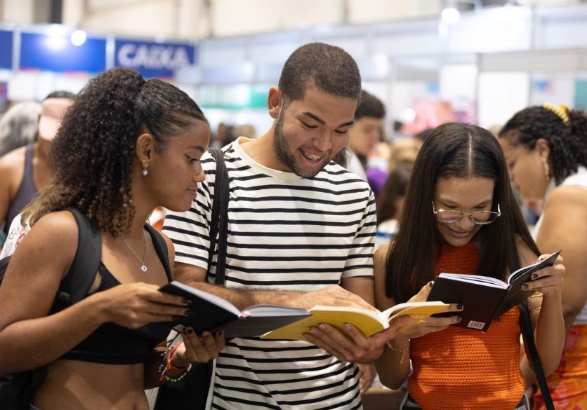Prefeitura de Salvador Apoia a Bienal do Livro e Oferece Vantagens para Estudantes