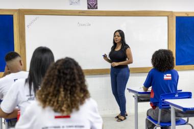Professores da Bahia Recebem Reajuste de 5,3% e Continuam com Salário Acima do Piso Nacional