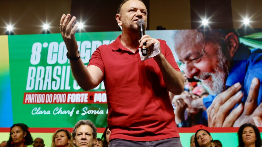 PT Define Rumo ao Socialismo Democrático em Congresso Nacional