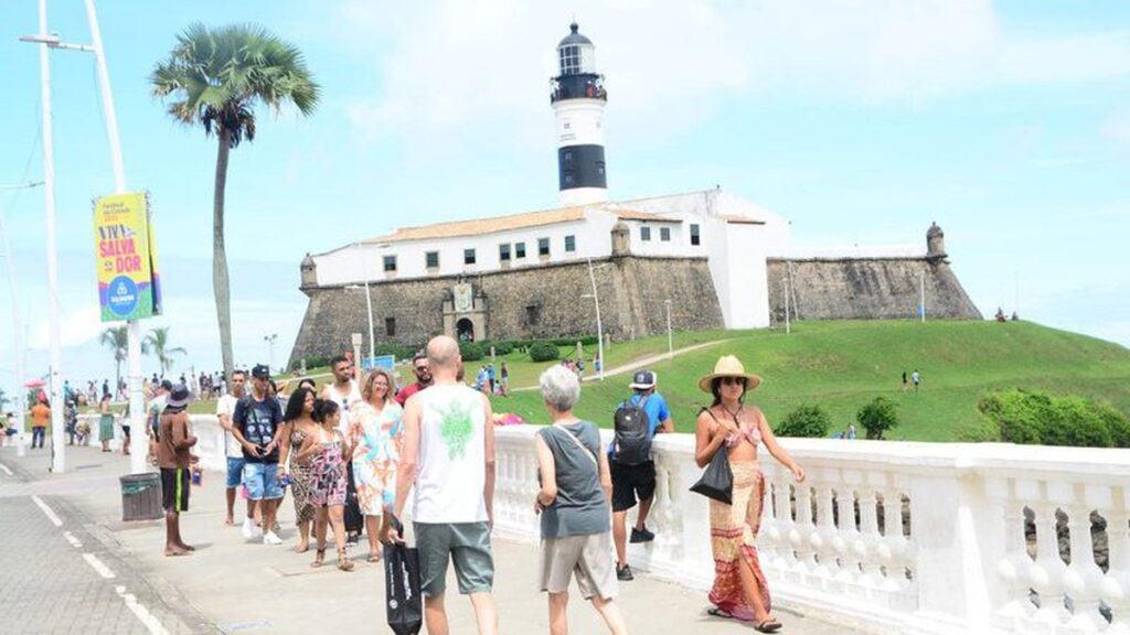Salvador: Um Destino Turístico que Gera Bilhões e Lotação nos Hotéis
