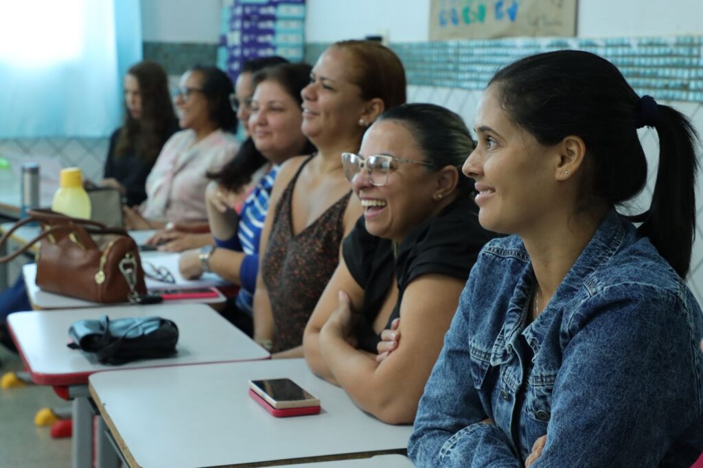 Senaprev Promove Educação Previdenciária em Senador Canedo: Ação Itinerante Atraí Cidadãos