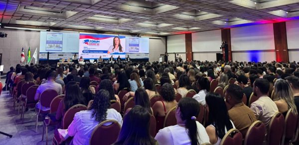 Smed marca presença em Fórum da Undime em Salvador sobre o Novo Plano Municipal de Educação