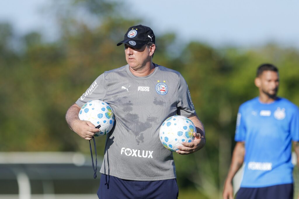 Suspensão de Rogério Ceni: Bahia sem seu técnico contra o Flamengo