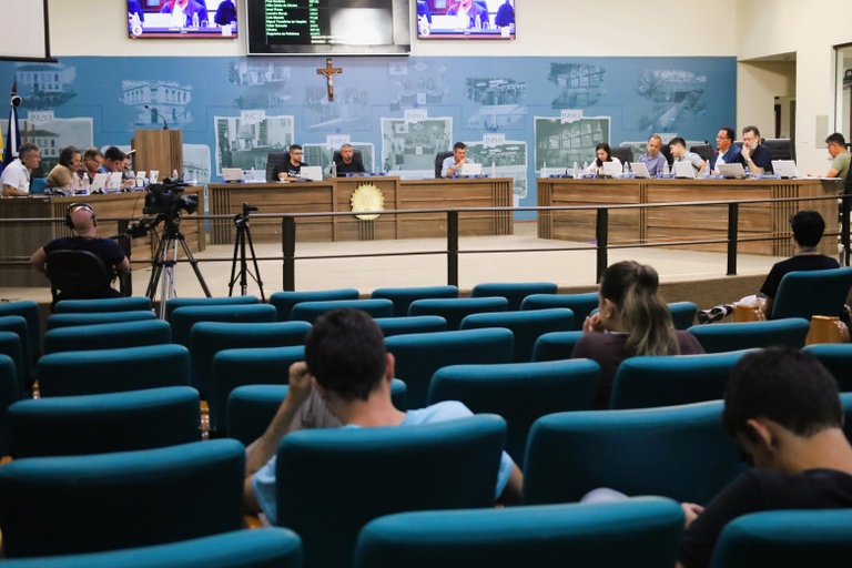 Vereadores de Pouso Alegre Aprovam Requerimentos sobre Merendeiras, Saúde e Cultura