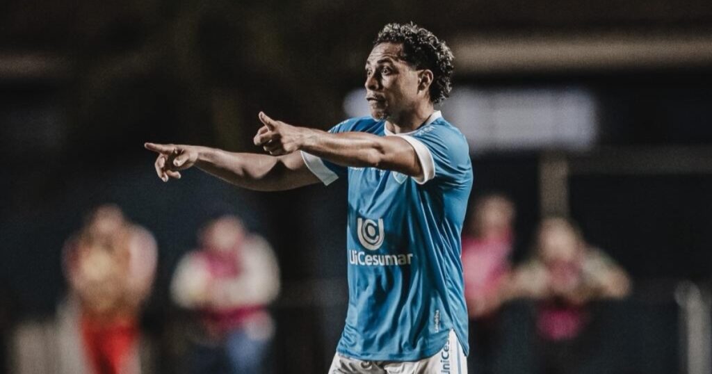 Vitor Jacaré, ex-Bahia, é afastado do Londrina por decisão do clube Vitor Jacaré, ex-Bahia, é afastado do Londrina por decisão do clube