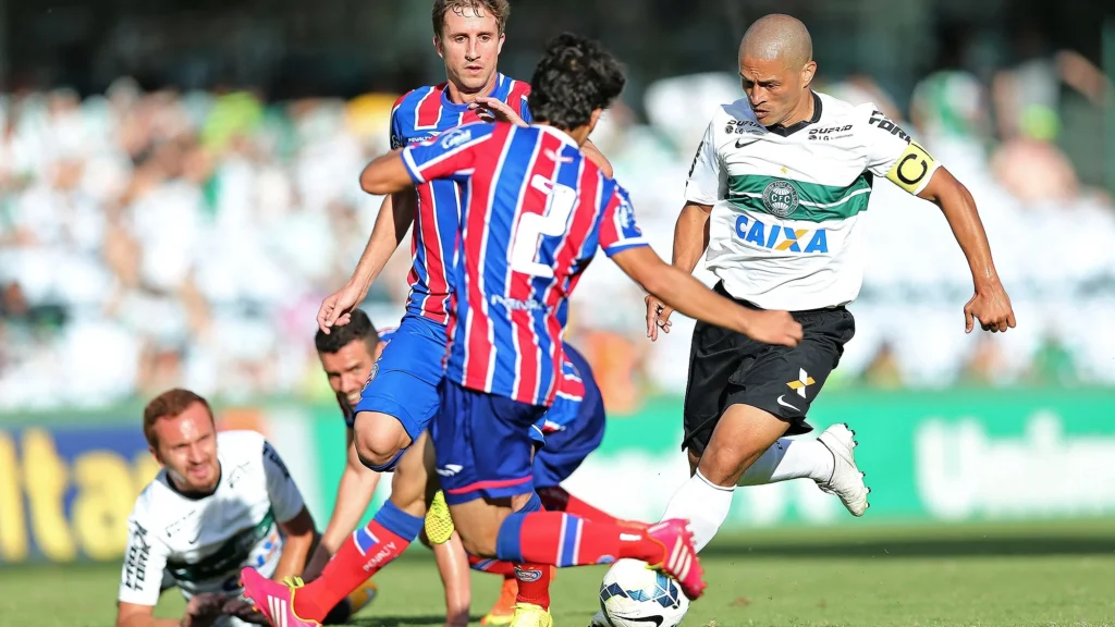 Bahia mantém invencibilidade de 12 anos contra Coritiba e reforça domínio no confronto