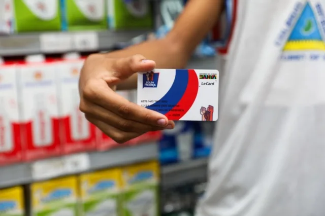 Bahia Promove Dia D para Entrega de Cartões do Bolsa Presença