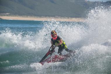 Copa do Mundo Jet Waves 2024: Competidores de 10 Países em Guarajuba