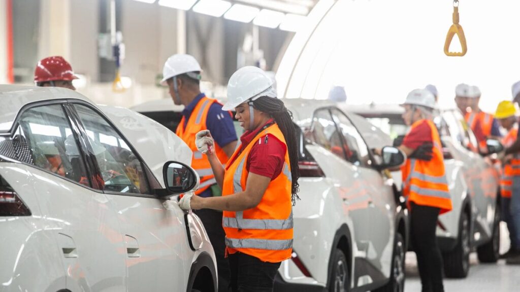 Fábrica da Chinesa BYD no Brasil Cria 1.654 Empregos e Operará 24 Horas