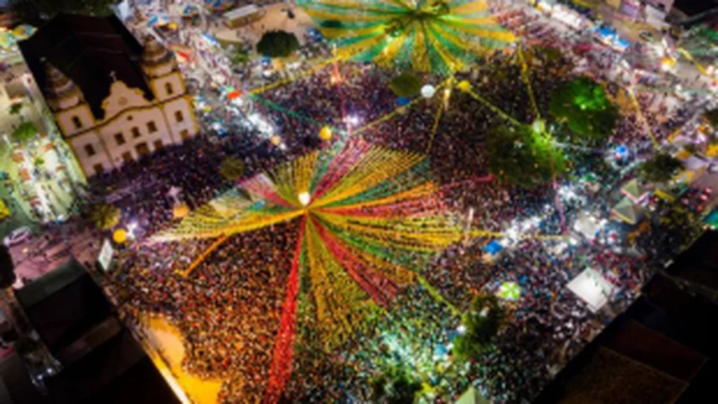 Os 10 Destinos de São João Mais Procurados no Brasil em 2025 Revelam Força Econômica do Nordeste