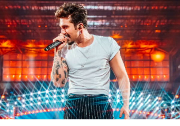 Luan Santana Lota Arena Fonte Nova com Show Imperdível na Bahia