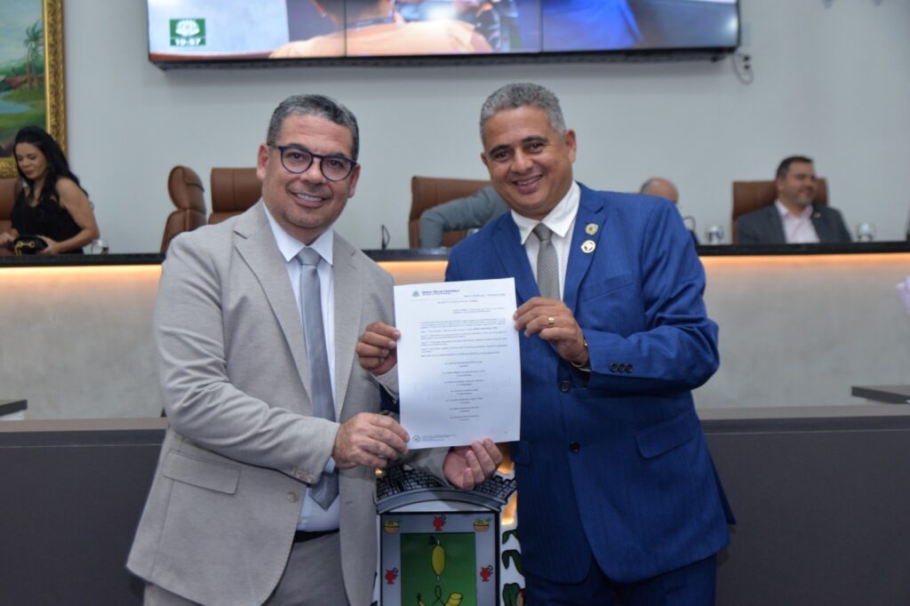 Mário Paim Recebe Título de Cidadão Feirense em Cerimônia Especial
