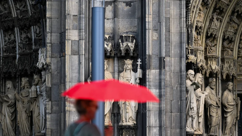 Onda de Calor Extrema Atinge Leste da Europa com Recordes Históricos na Hungria e Outros Países