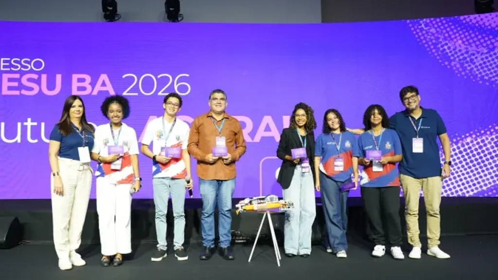 Estudantes Baianos Apresentam Projetos Inovadores no Maior Evento de Tecnologia da Bahia
