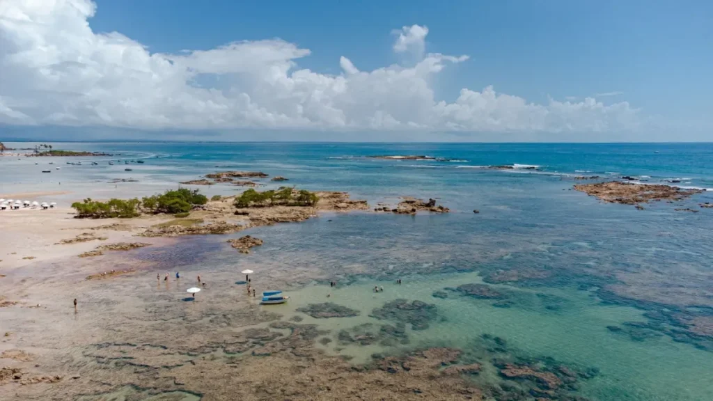 Turismo multigeracional em Cairu: o destino perfeito para viajar em família na Bahia