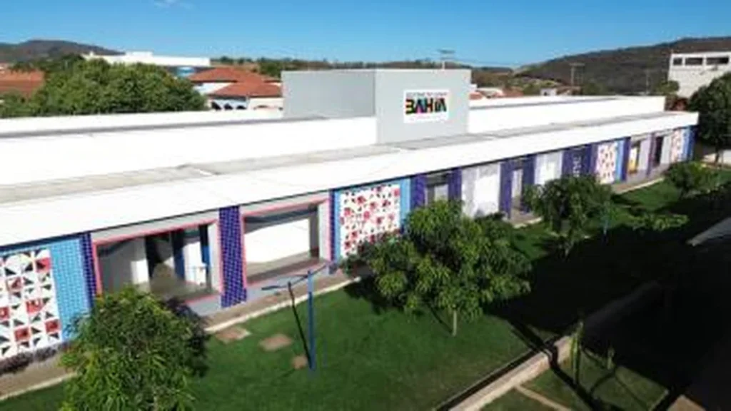 Bahia pela Paz: Entrega de Colégio Estadual em Riacho de Santana reforça Educação no Velho Chico Bahia pela Paz: Entrega de Colégio Estadual em Riacho de Santana reforça Educação no Velho Chico