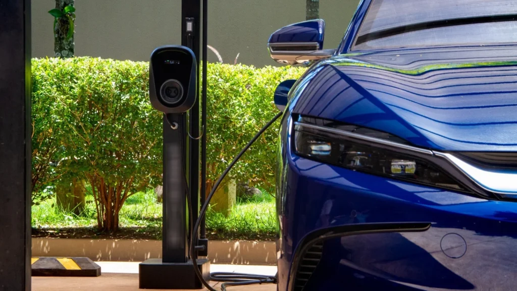 Lei da Bahia garante instalação de carregadores para carros elétricos em condomínios