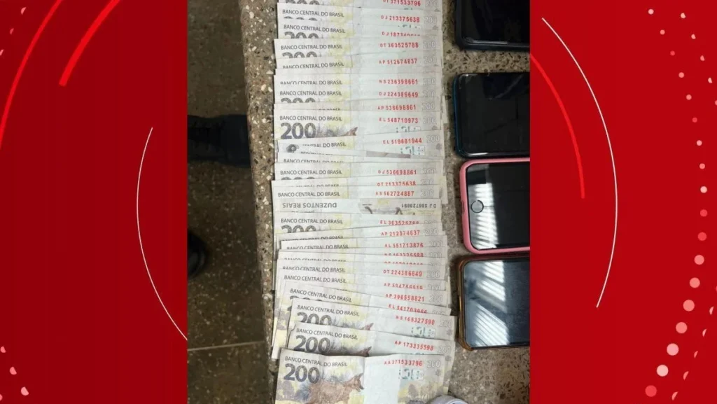 Quatro Pessoas Presas com Cédulas Falsas no Interior da Bahia em Ação Rápida da Polícia