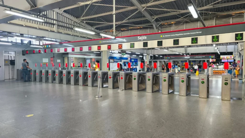 Metrô Bahia abre cadastro para vagas de estágio e jovem aprendiz em Salvador