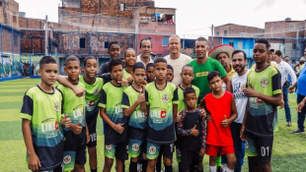 Prefeitura de Salvador inaugura 100º campo de futebol sintético no dia da estreia do Brasil na Copa 2026 Prefeitura de Salvador inaugura 100º campo de futebol sintético no dia da estreia do Brasil na Copa
