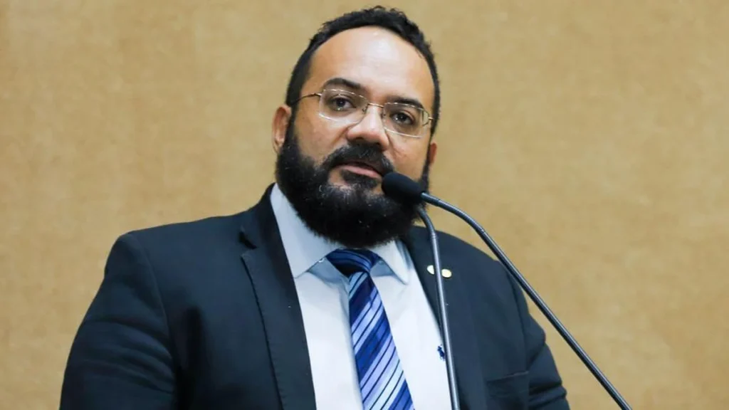 Leandro de Jesus propõe Política Estadual para Enfrentar Narcoterrorismo na Bahia Leandro de Jesus propõe Política Estadual para Enfrentar Narcoterrorismo na Bahia