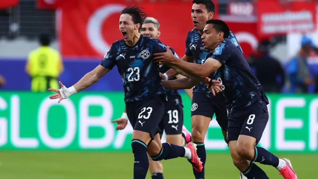 Paraguai vence Turquia com gol relâmpago e volta a triunfar na Copa após 16 anos Paraguai vence Turquia com gol relâmpago e volta a triunfar na Copa após 16 anos