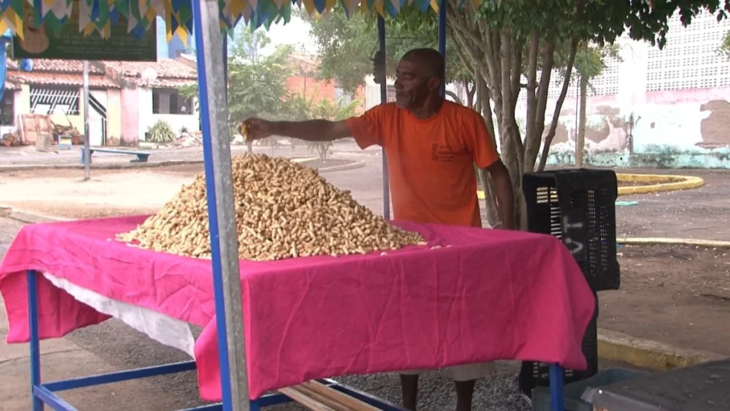 Tradição no Amendoim em Feira de Santana Sustenta Famílias há Gerações