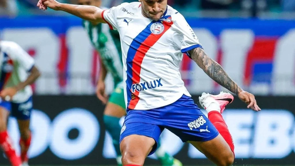 Bahia domina Chapecoense e garante vitória importante no Brasileiro Bahia domina Chapecoense e garante vitória importante no Brasileiro