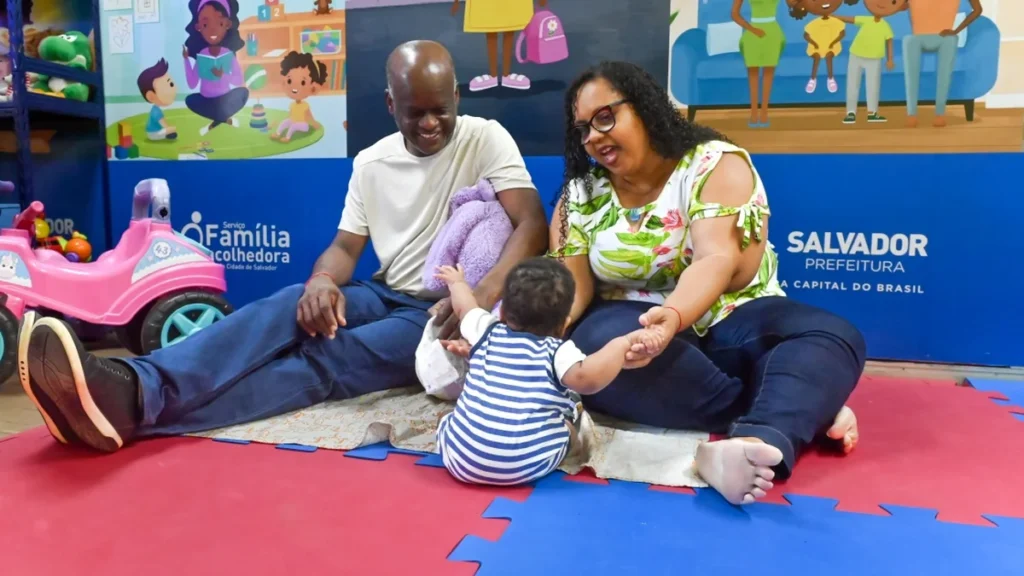 Fundação Cidade Mãe amplia cadastro para famílias acolhedoras em Salvador Fundação Cidade Mãe amplia cadastro para famílias acolhedoras em Salvador