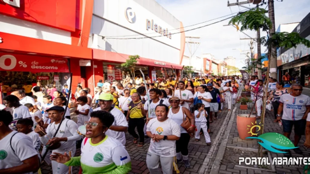Entre Berimbaus e Memórias: Camaçari Celebra Mestres da Cultura Popular Entre Berimbaus e Memórias: Camaçari Celebra Mestres da Cultura Popular