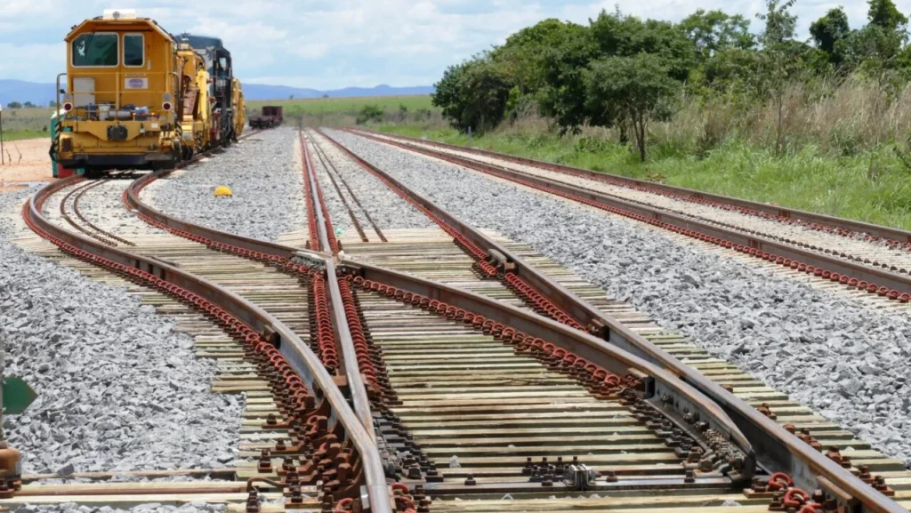 Investimentos na Ferrovia Centro-Atlântica: Renovação prevê melhorias no corredor Minas-Bahia