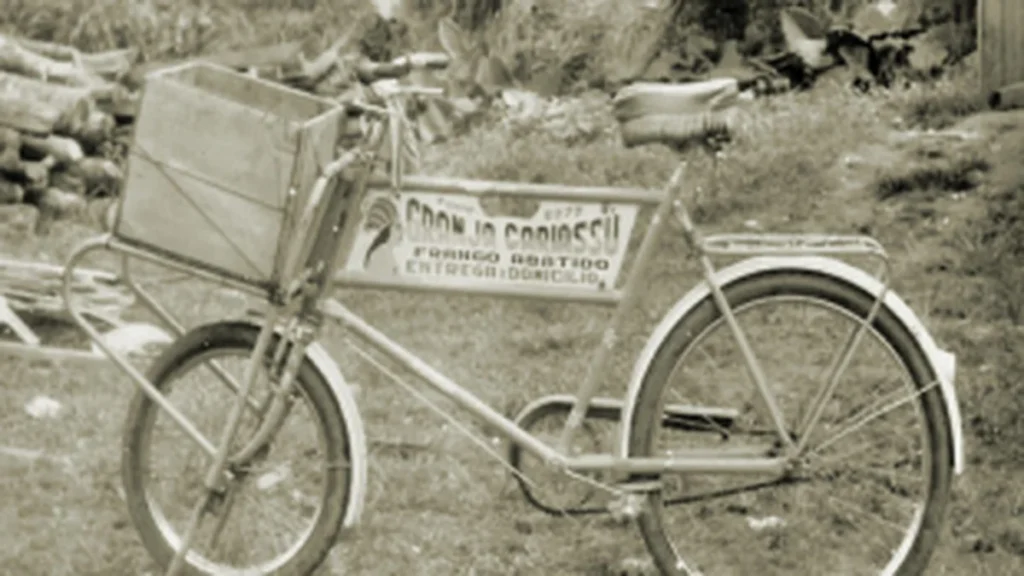 Primeiro Delivery da Bahia: O Frango de Bicicleta que Revolucionou Itabuna Primeiro Delivery da Bahia: O Frango de Bicicleta que Revolucionou Itabuna