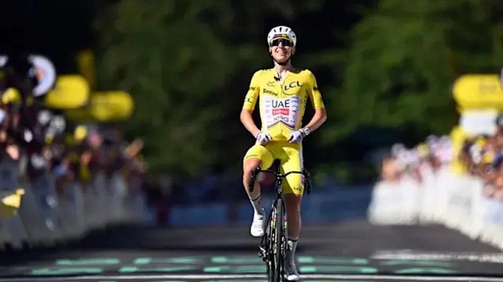Tadej Pogacar domina e deixa Vingegaard sem chances na 10ª etapa do Tour de France
