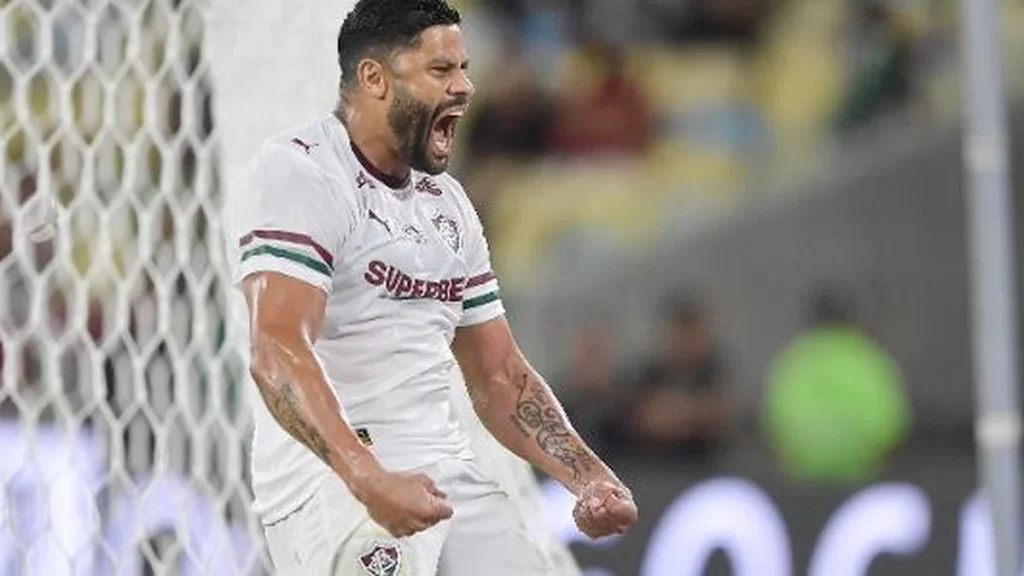 Hulk desencanta e Fluminense vence Bahia em amistoso no Maracanã