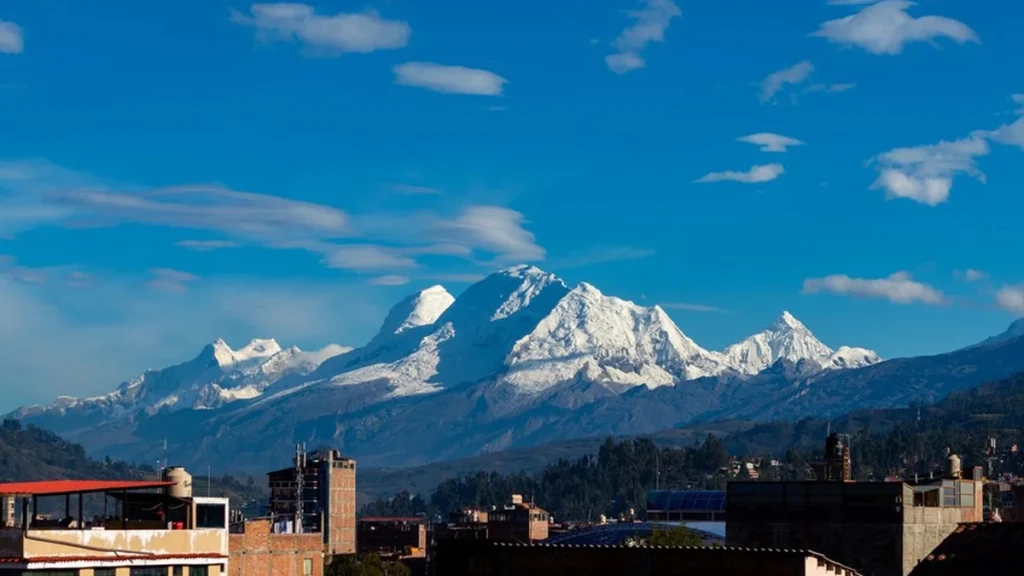 Escalar o Huascarán: Entenda os Riscos Crescentes e o Desaparecimento de Três Alpinistas