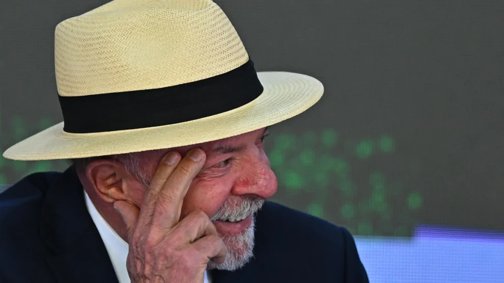 Lula admite erro ao pedir votos na Bahia e prevê multa do TSE