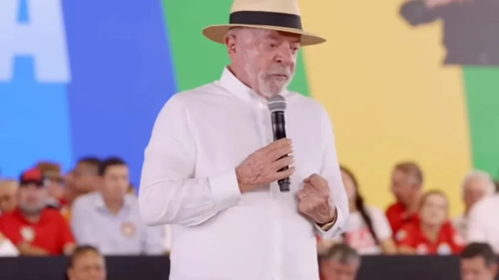 Lula pede votos na Bahia antes do permitido pela lei eleitoral