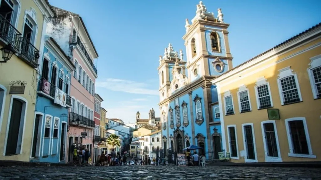 Salvador: A Riqueza Cultural e Histórica que Encanta Visitantes o Ano Todo